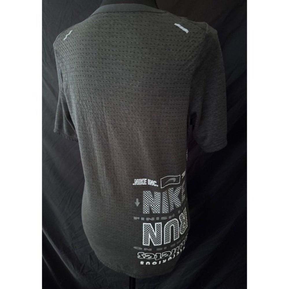 Nike Running Dri-FIT Shirt Women Gray Graphic Mesh Back Reflective Training - Picture 3 of 3